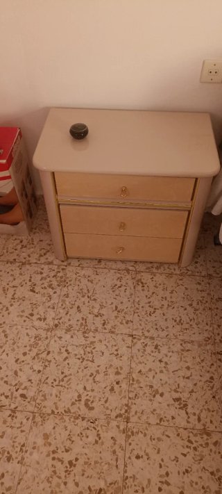 Dormitorio de matrimonio completo, incluido corcho