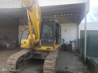 Excavadora Komatsu PC 230 NHD procesadora forestal