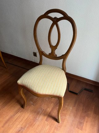 Sillas de madera estilo clásico