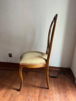 Sillas de madera estilo clásico