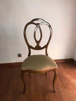 Sillas de madera estilo clásico