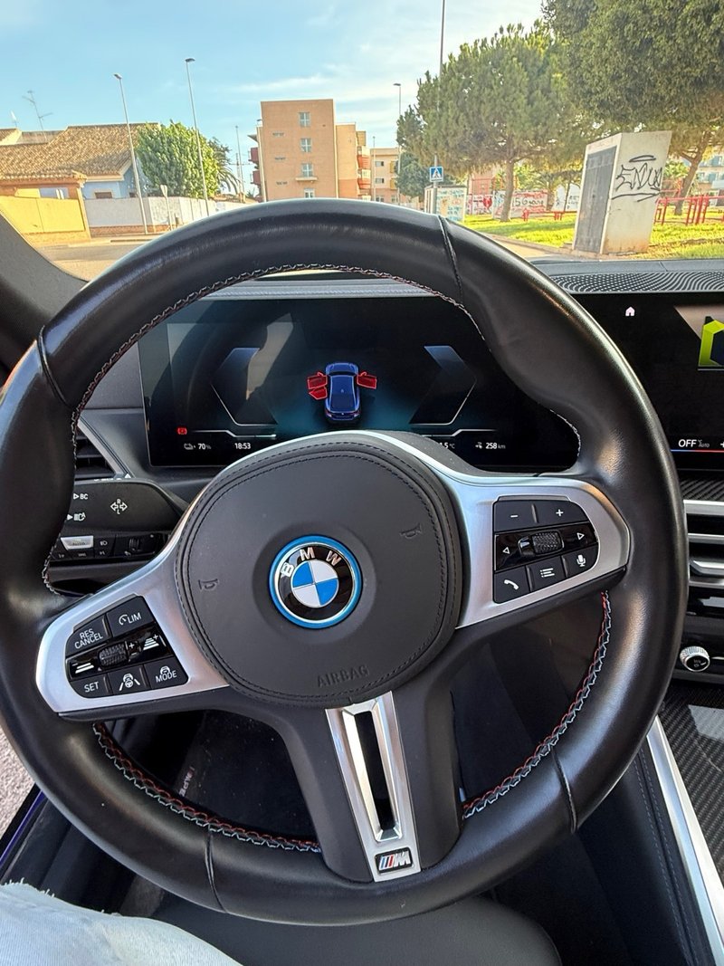 BMW i4 2022, foto 17