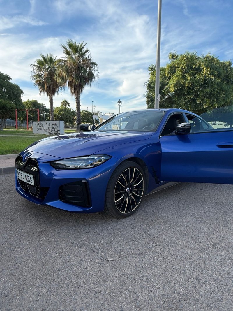 BMW i4 2022, foto 23
