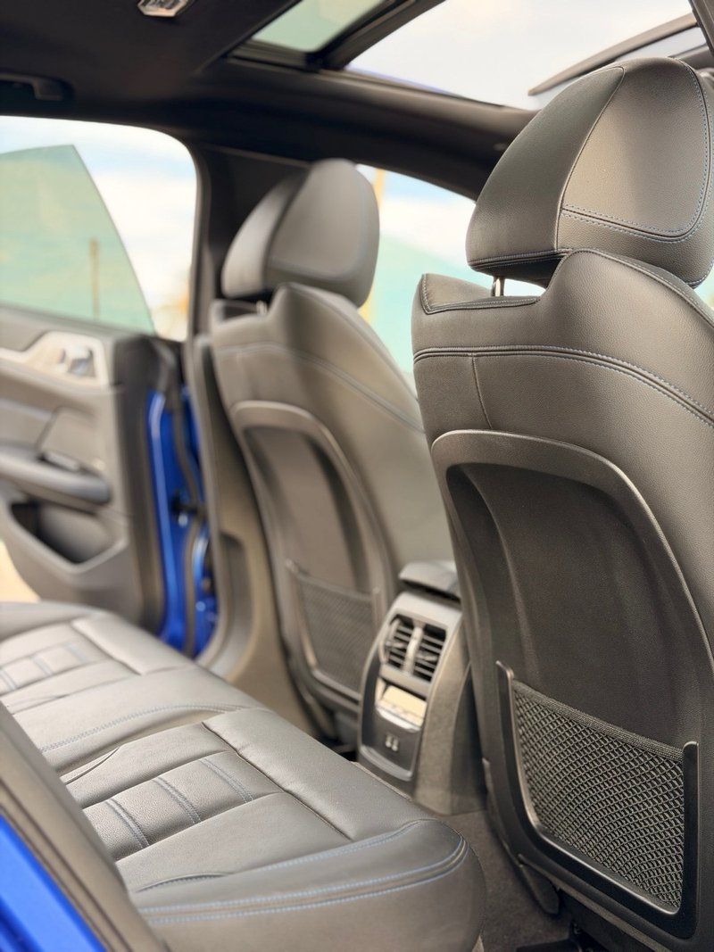 BMW i4 2022, foto 28