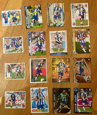 16 cromos diferentes de Iván de la Peña
