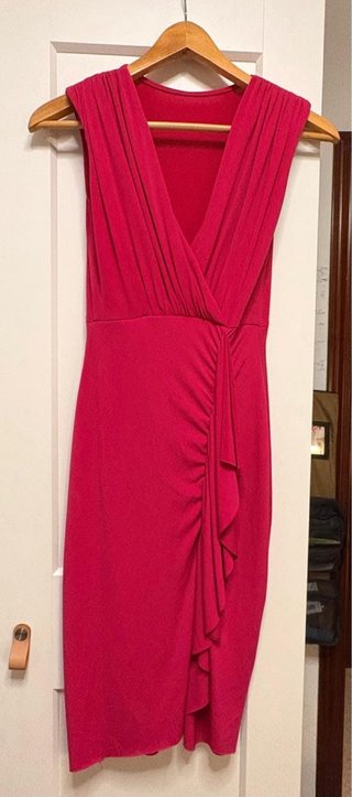 Vestido midi fucsia drapeado