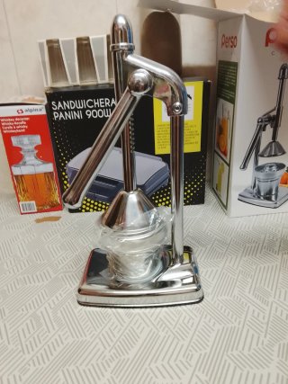 Exprimidor de Naranja Metálico