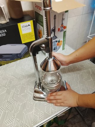 Exprimidor de Naranja Metálico