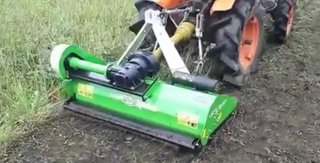 Minitractor Kubota B7000 con aperos