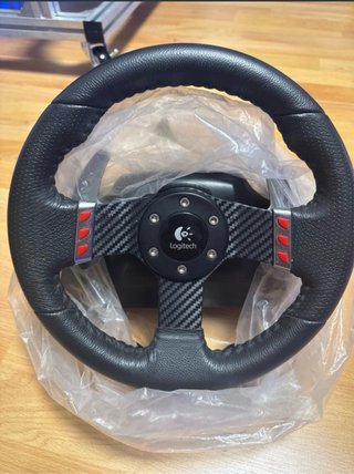 Logitech G27 acabado carbono