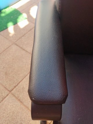 Silla negra con ruedas, despacho , estudios, gamer