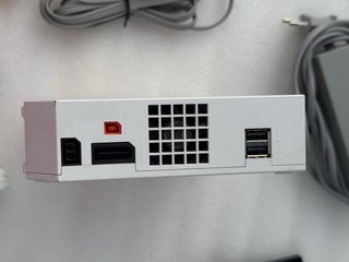 Nintendo Wii RVL-101 Blanca + Accesorios