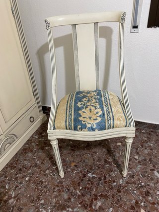 Cabecero 1,50 y 2 mesillas. Silla por 20 euros más
