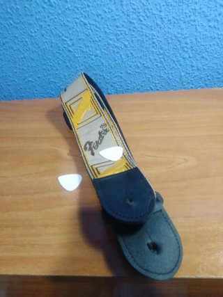 Correa Fender Guitarra + Púas