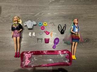 Muñecas Barbie con accesorios