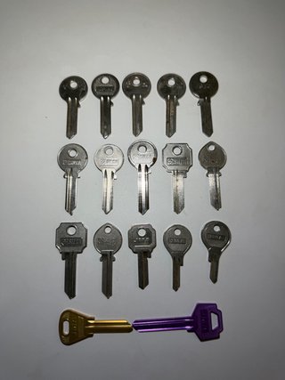 Lote 16 Llaves Vírgenes