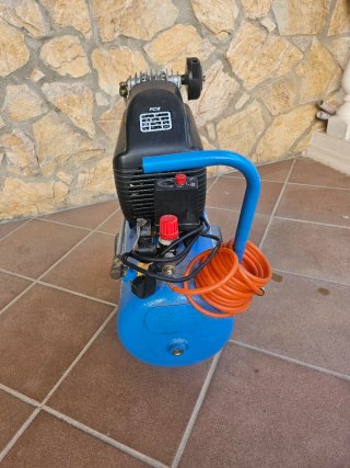 Compresor de aire ABAC 24L 2HP con accesorios