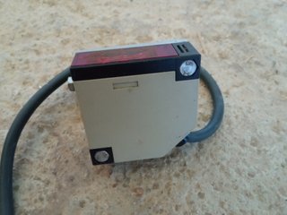OMRON E3JK-DS30M1 Sensor Fotoeléctrico 300 mm