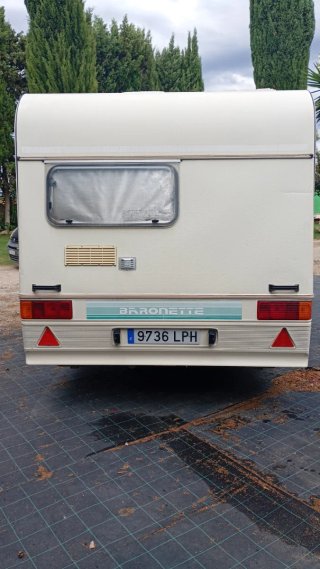 Caravana menos de 750kg con documentación