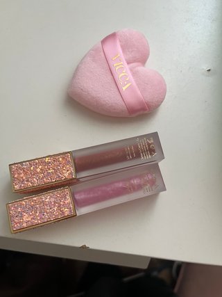 Gloss vicca