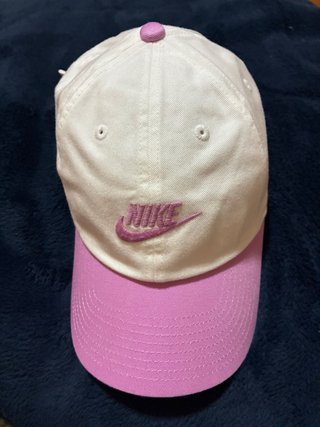 Gorra Nike Blanca y Rosa