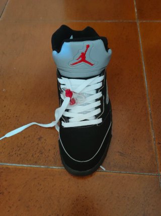 Jordan 5 Metallic Black
