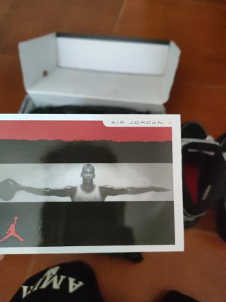 Jordan 5 Metallic Black