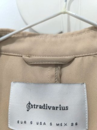 Trench Stradivarius Beige sin estrenar