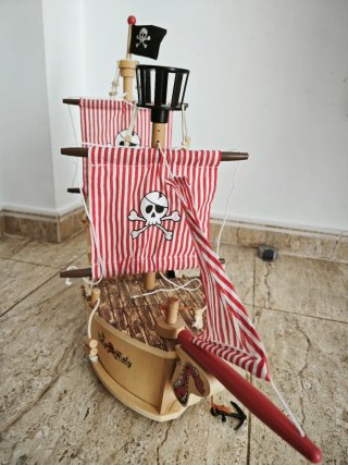 Barco Pirata de Madera Juguete