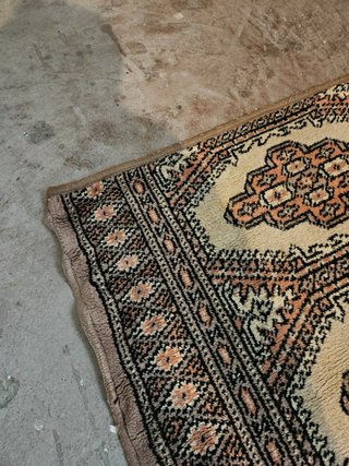 Alfombra pasillera larga estilo persa