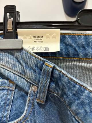 Pantalón vaquero mujer bootcut desgastado