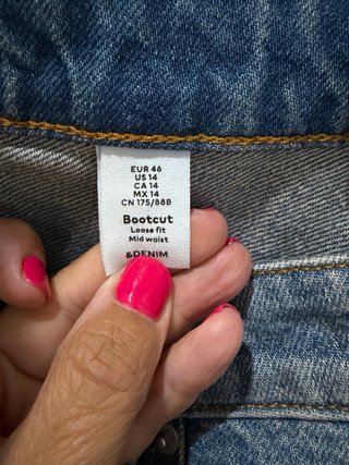 Pantalón vaquero mujer bootcut desgastado