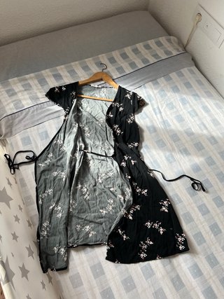 Vestido de verano floral negro