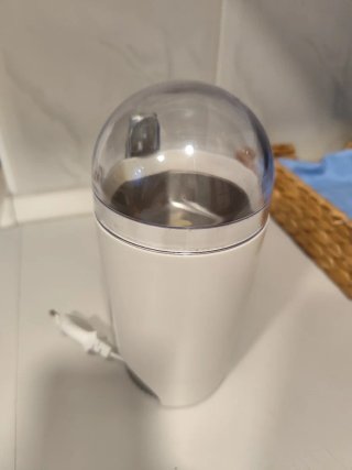 Molinillo de café blanco