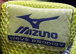 Mizuno Wave Prodigy Uomo N.43 Giallo