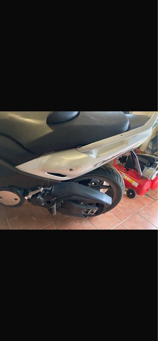 Yamaha TMAX 530 Maxi Scooter Blanca