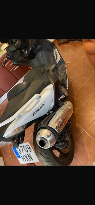 Yamaha TMAX 530 Maxi Scooter Blanca