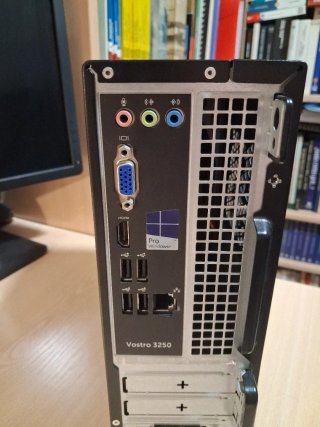 Dell Vostro 3250 i5 6400 8GB RAM 250GB HD