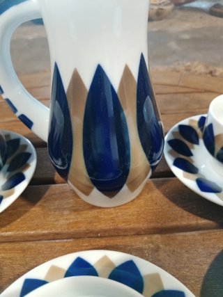 Tazas de café y jarrita Sargadelos