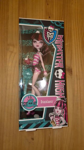 Muñeca Draculaura Monster High Skull Shores G1