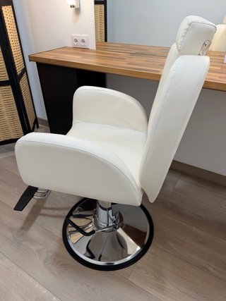 Silla de maquillaje profesional blanca