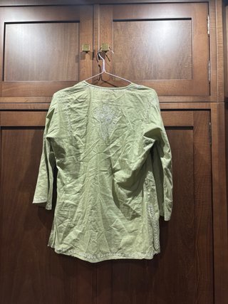 Blusa verde bordada