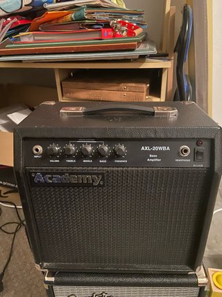 Amplificador Bajo Academy AXL-20WBA