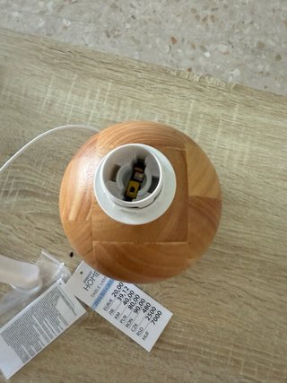Lámpara de mesa madera