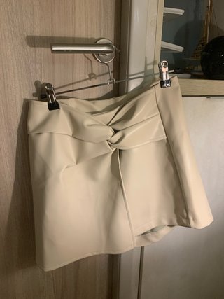 Falda Shein talla S efecto piel