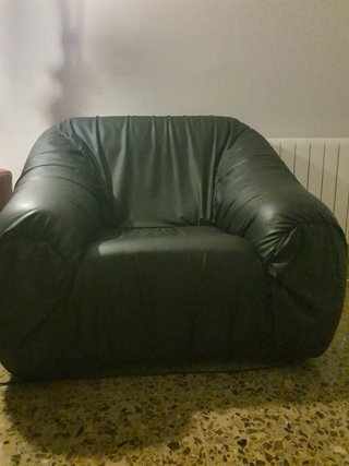 Negociable - Sillón negro de piel sintética