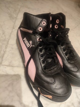 Zapatillas Puma Negras y Rosas