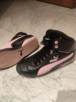 Zapatillas Puma Negras y Rosas