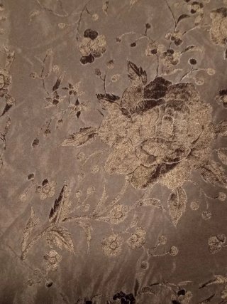 Mantilla antigua bordada negra