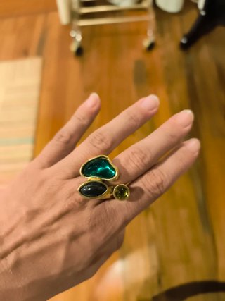Anillo Ciclón Dorado, Negro y Verde